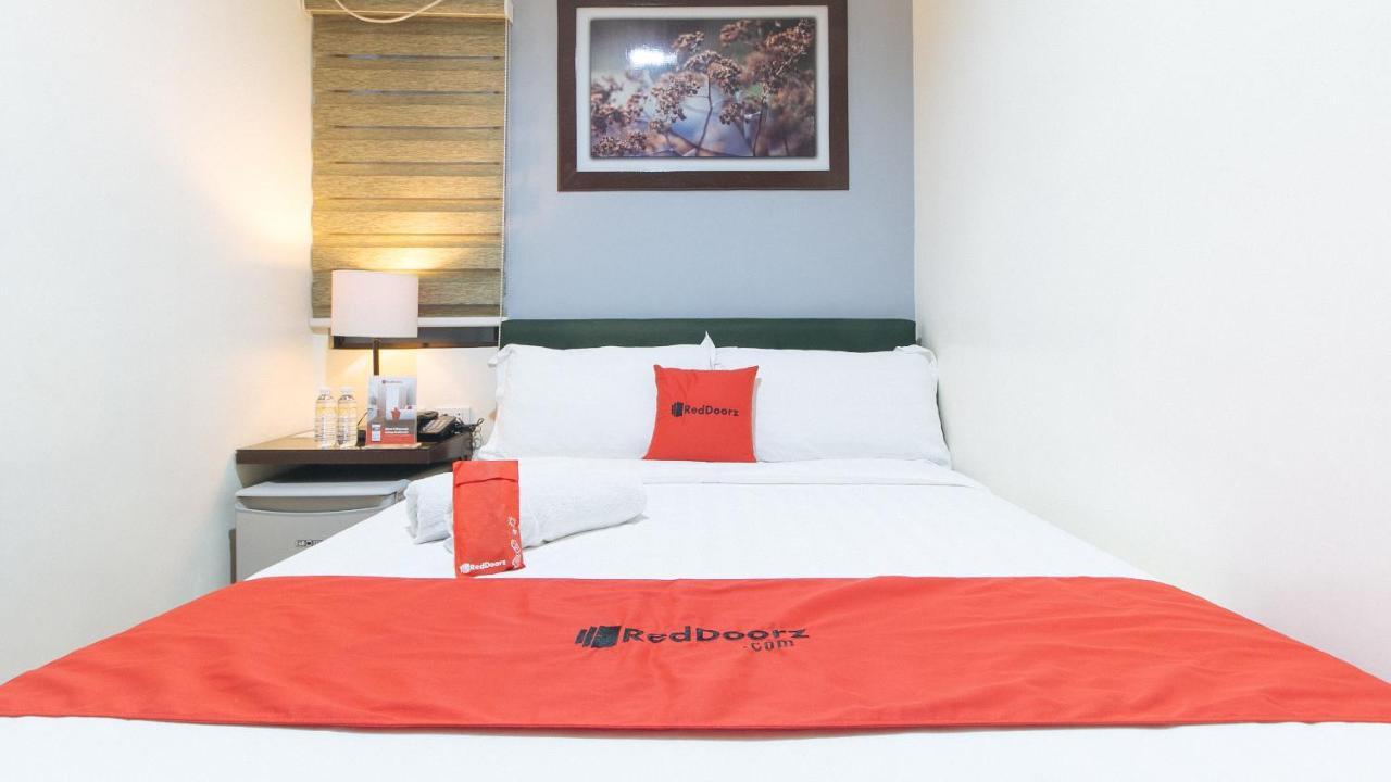 Reddoorz @ Gardenview Hotel Gtower Angeles Eksteriør billede