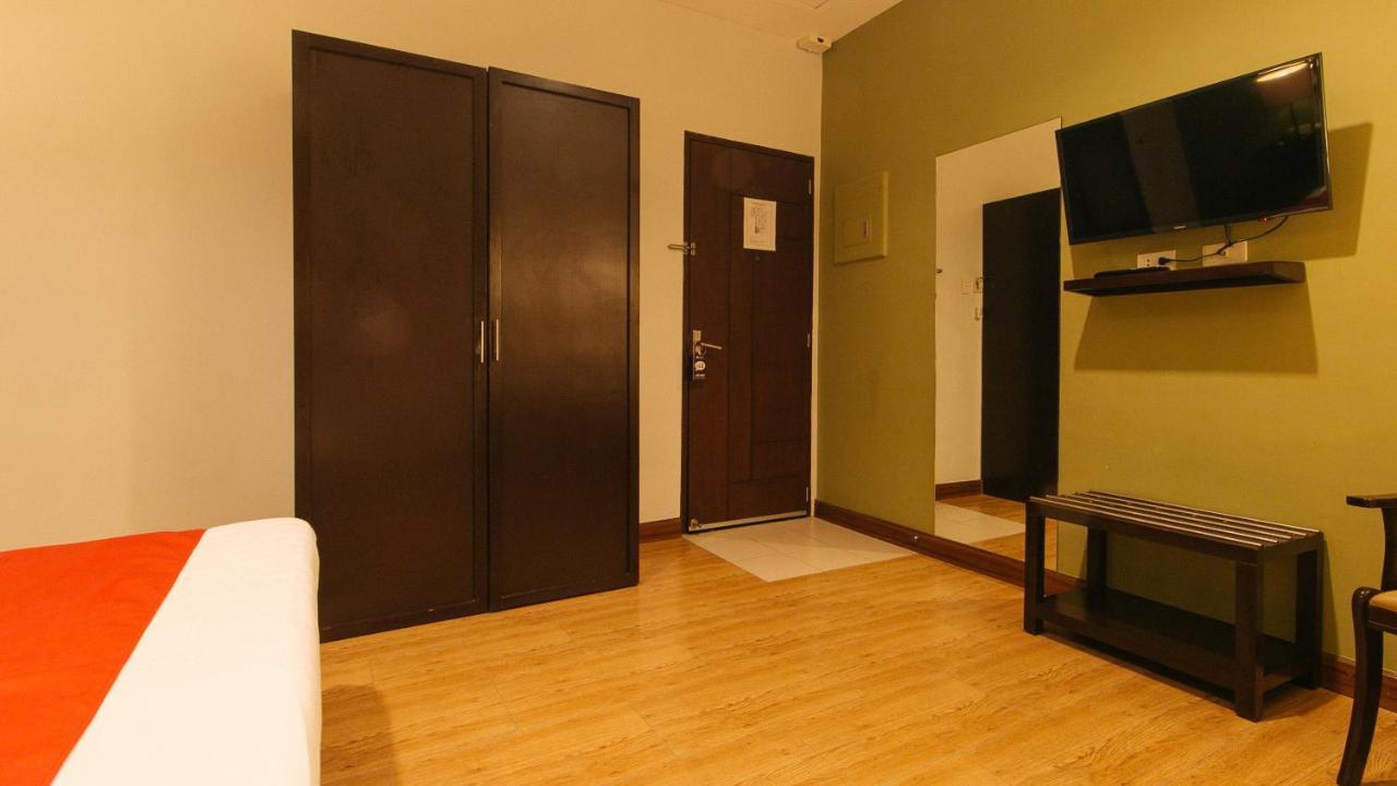 Reddoorz @ Gardenview Hotel Gtower Angeles Eksteriør billede